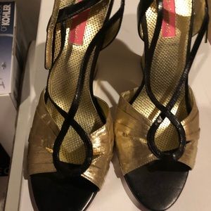 Betsey Johnson heels NWT